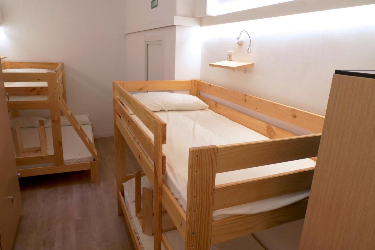 Guitar Hostel Bilbao Bagian luar foto