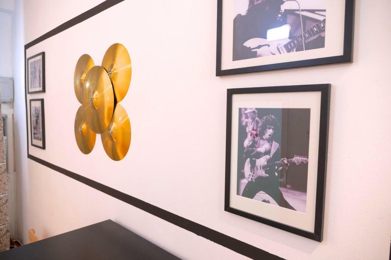 Guitar Hostel Bilbao Bagian luar foto